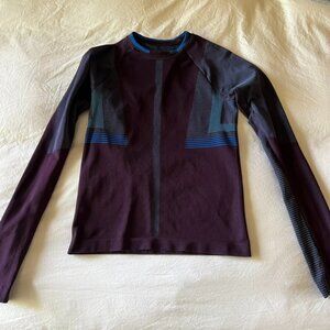 LNDR EUC S/M purple blue fitted workout longsleeve top